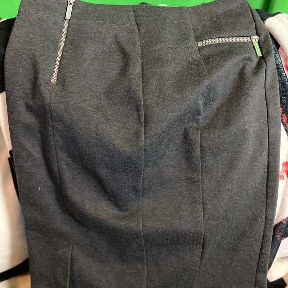 Michael Kors Pencil Skirt, Size 6 - Picture 7 of 7